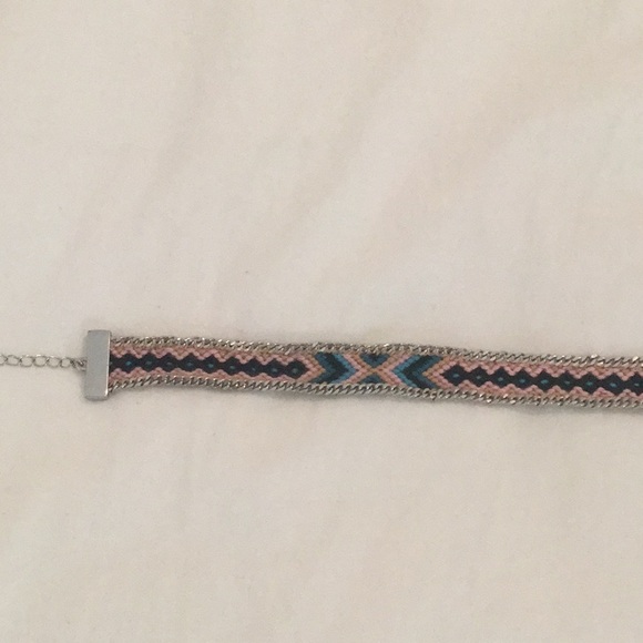 Woven and metal choker necklace. - Picture 4 of 4
